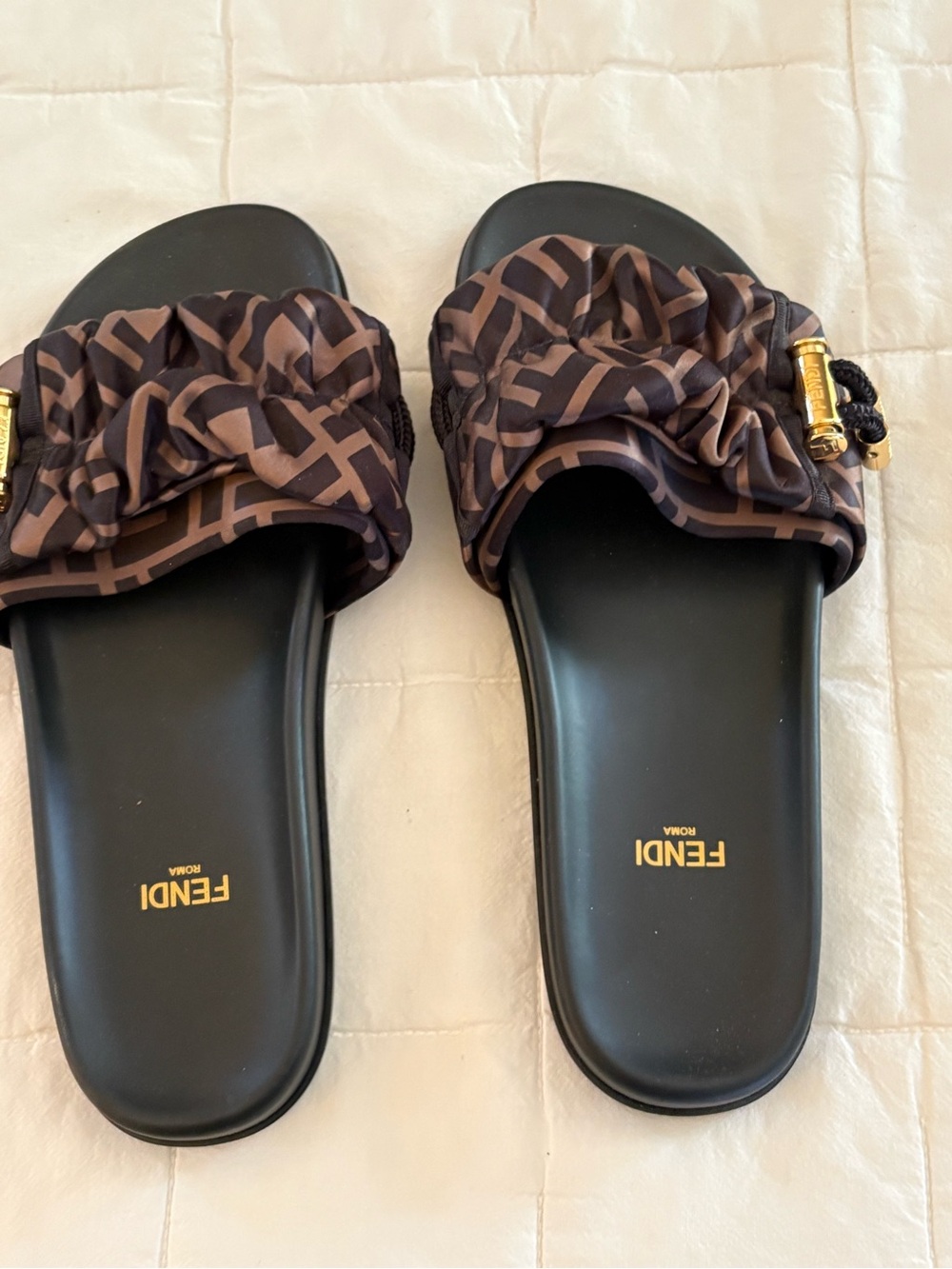 Fendi Black Footbed Brown Logo-Print Ruffled Slide Sandals